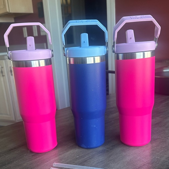 Stanley IceFlow Flip Straw Tumblers 🧊 - Picture 4 of 10